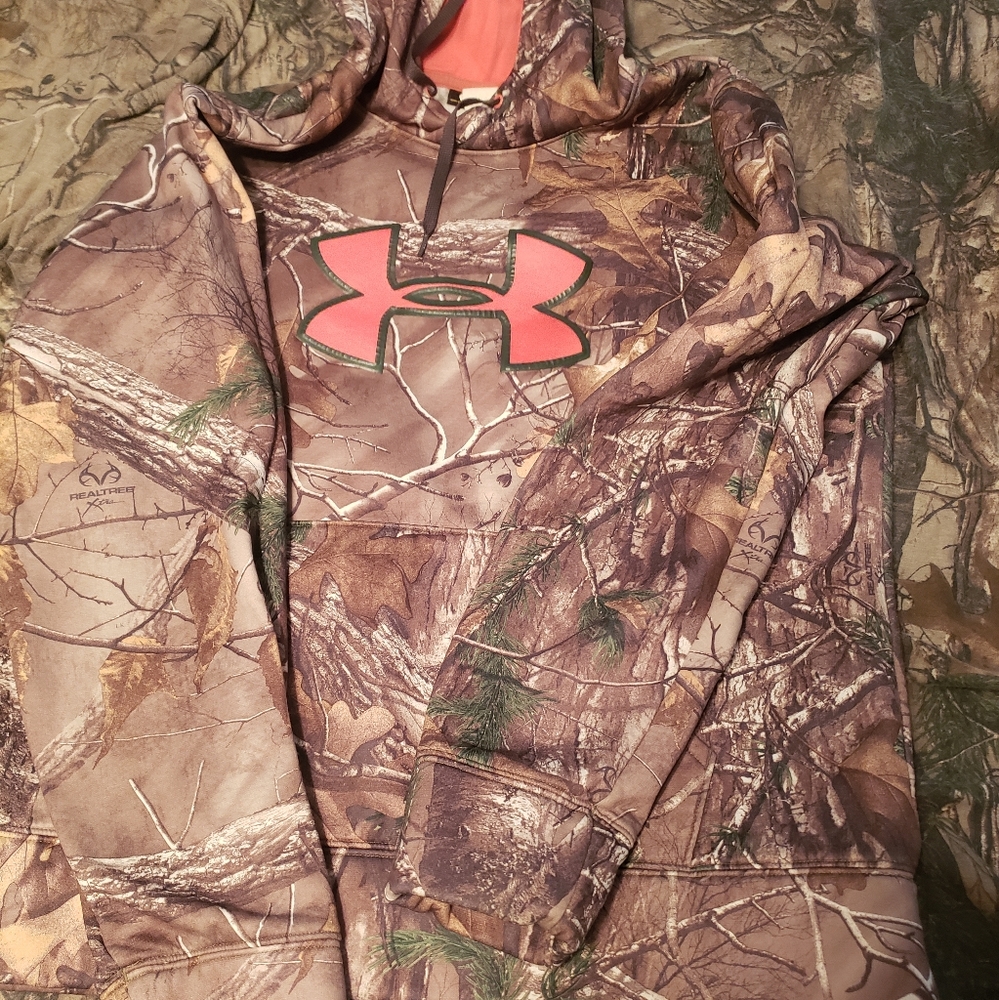 Womens Under Armour camo sweatshirt